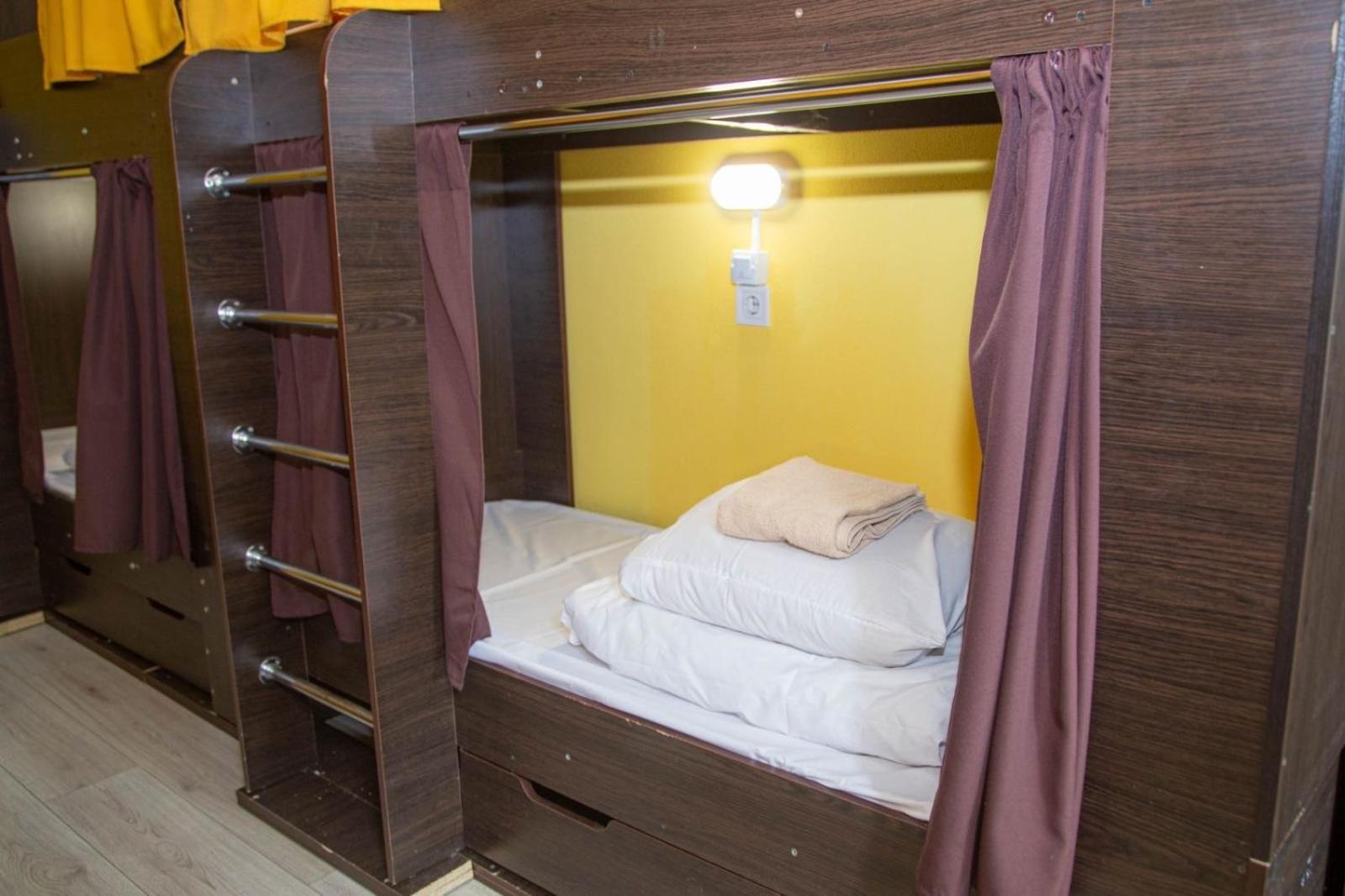 Sun City Hostel 4 Kiev Esterno foto